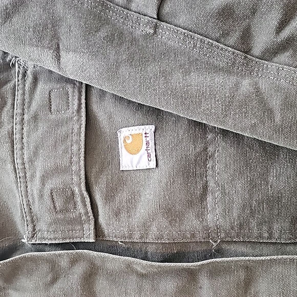 Women's Carhartt Jacket - Picture 2 of 9